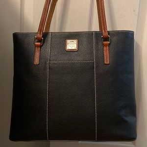 Beautiful Dooney & Bourke shopper bag carried once